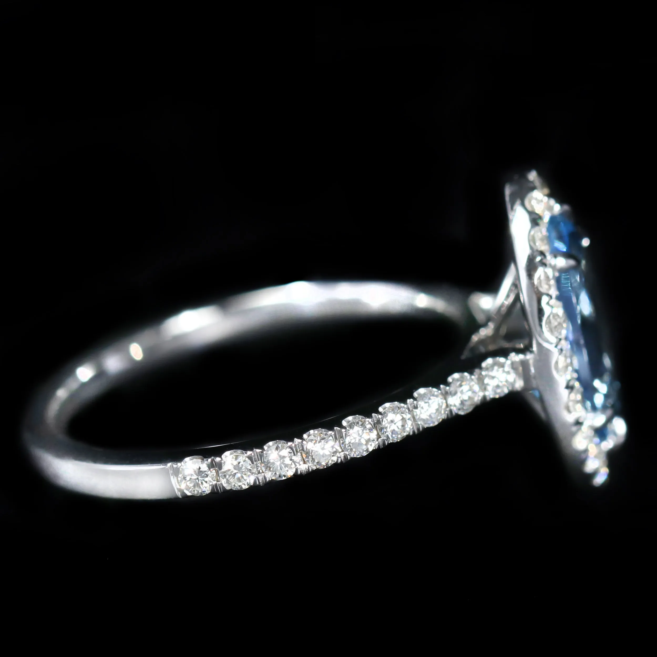 14K White Gold 1.10 Carat Aquamarine & Diamond Ring