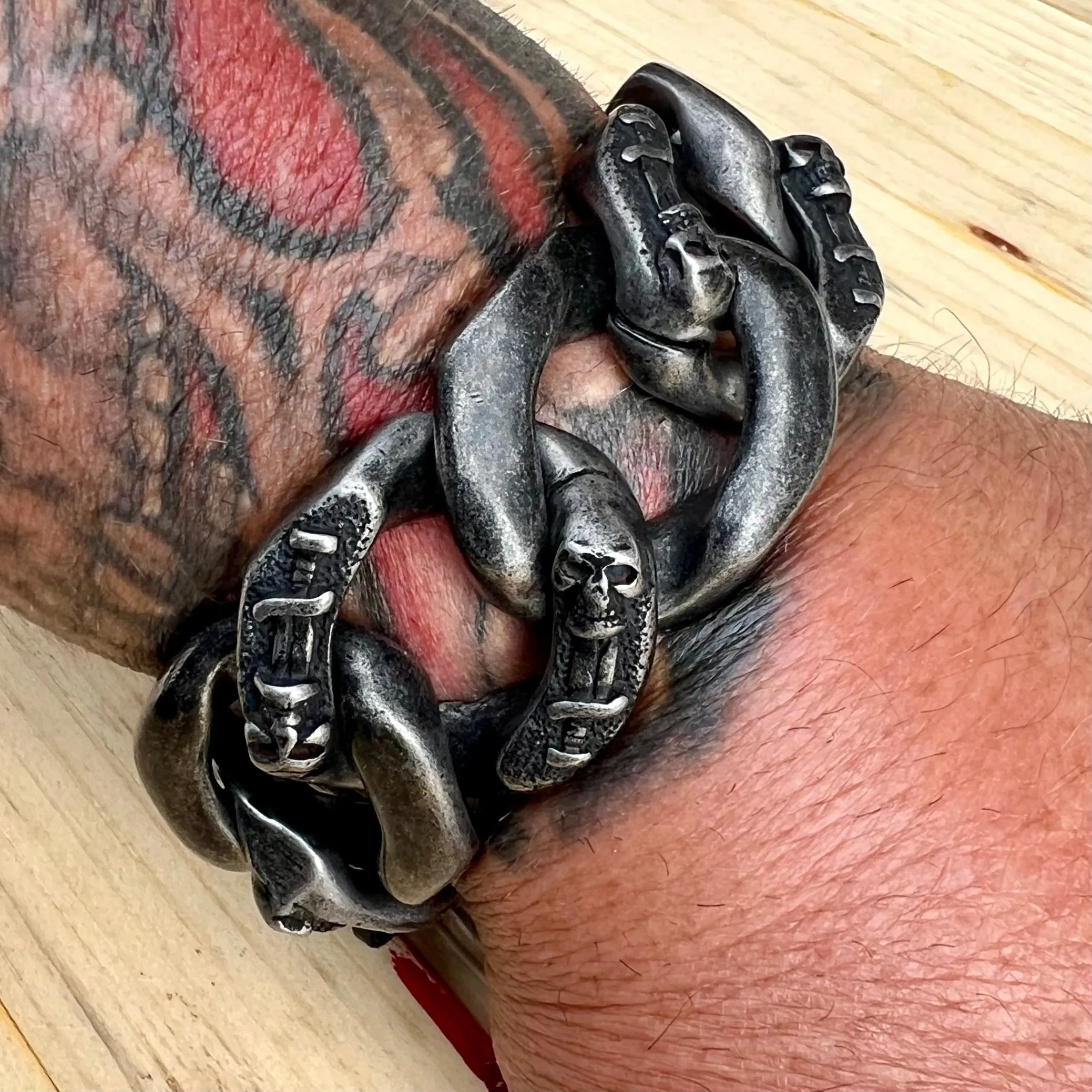 Bagger Bracelet - Skull & Dagger - Classic - 1.25" Wide - B98