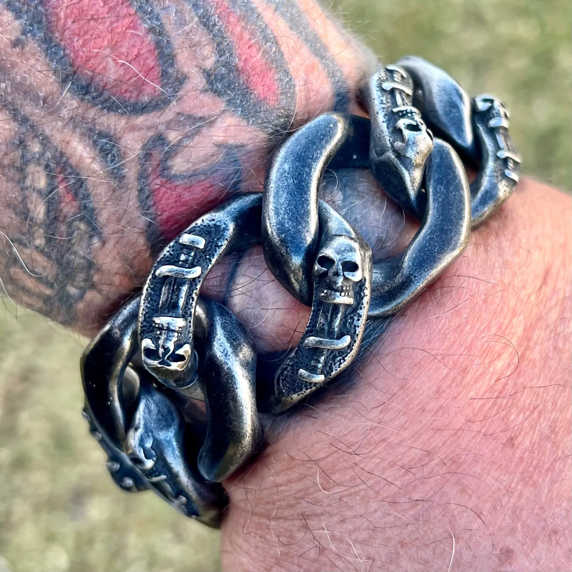 Bagger Bracelet - Skull & Dagger - Classic - 1.25" Wide - B98