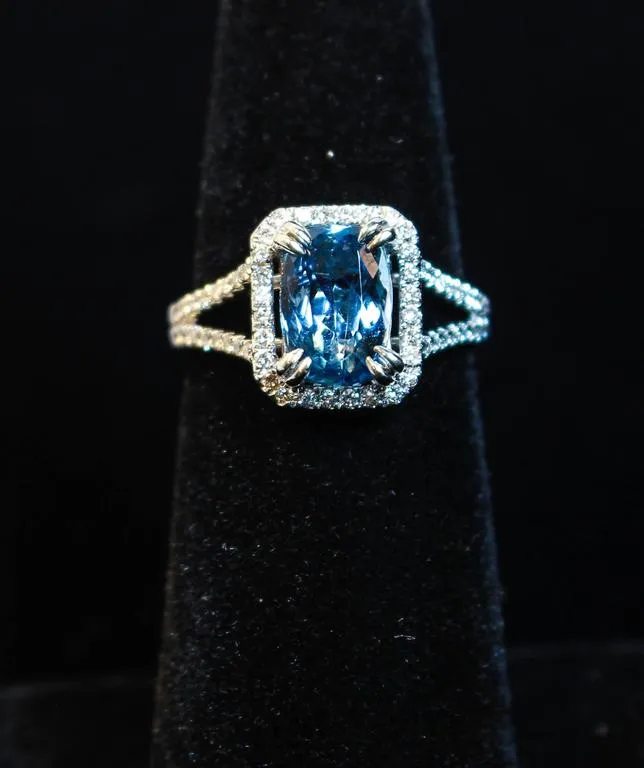 DIAMOND Aquamarine Ring 14 Karat White Gold Size 6 1/2