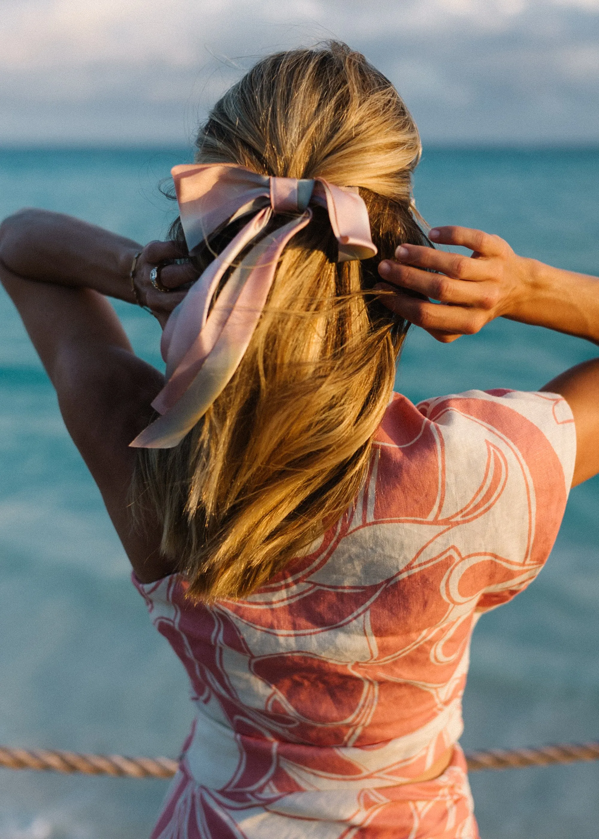 Jennifer Behr x Julia Berolzheimer Caroline Bow Barrette -- Pink