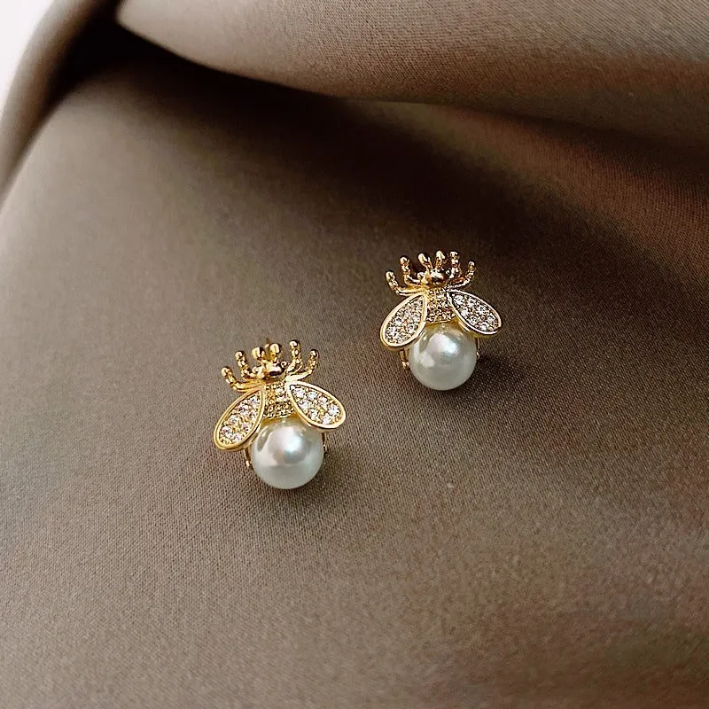 Queen Bee with Single Pearl Accent Gold Stud Earrings