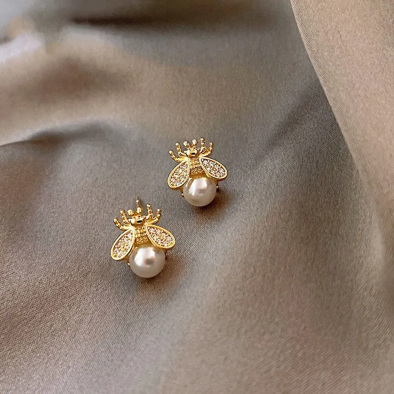 Queen Bee with Single Pearl Accent Gold Stud Earrings