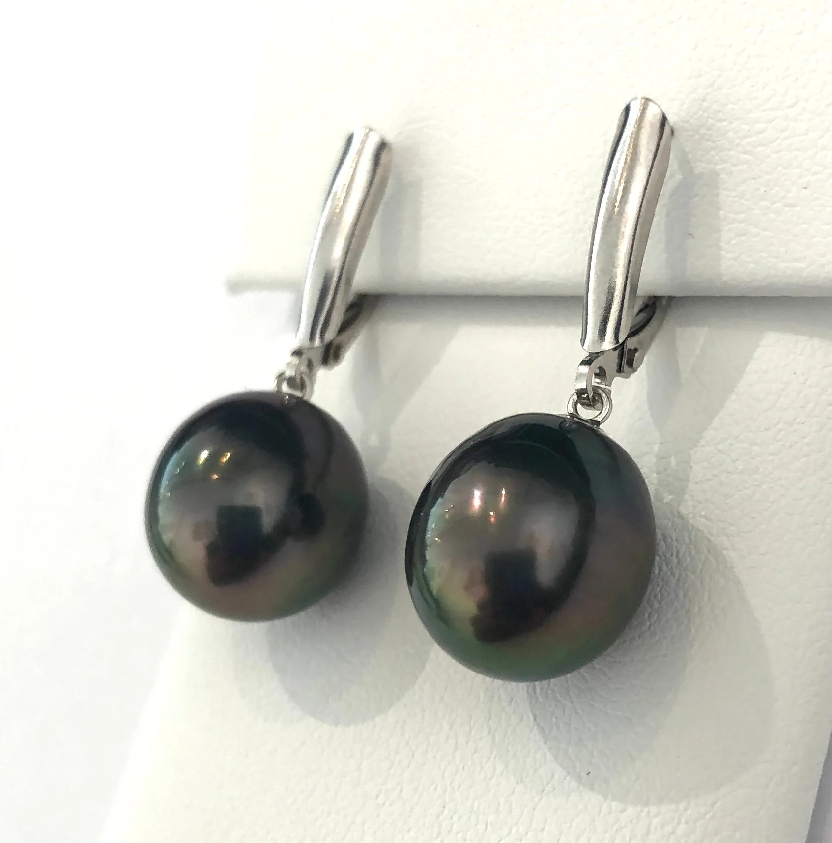 Tahitian Pearl Earrings White Gold Lever Back