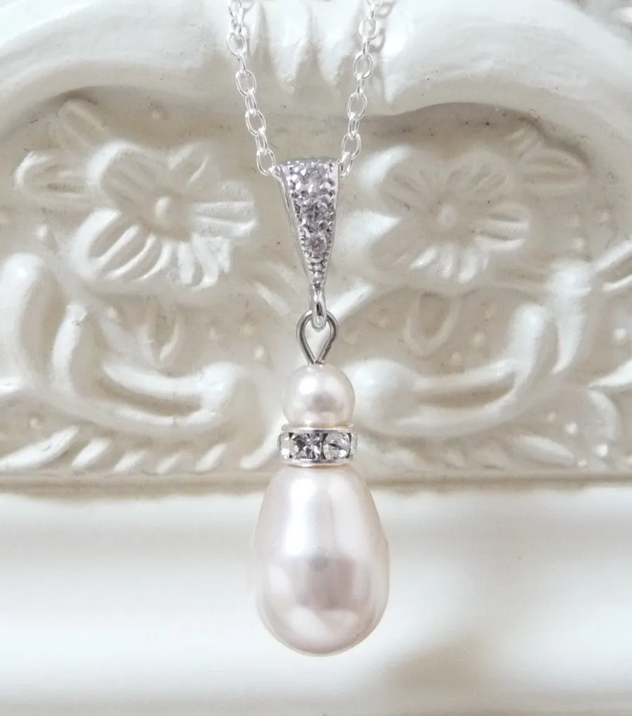 Teardrop Pearl Pendant Necklace