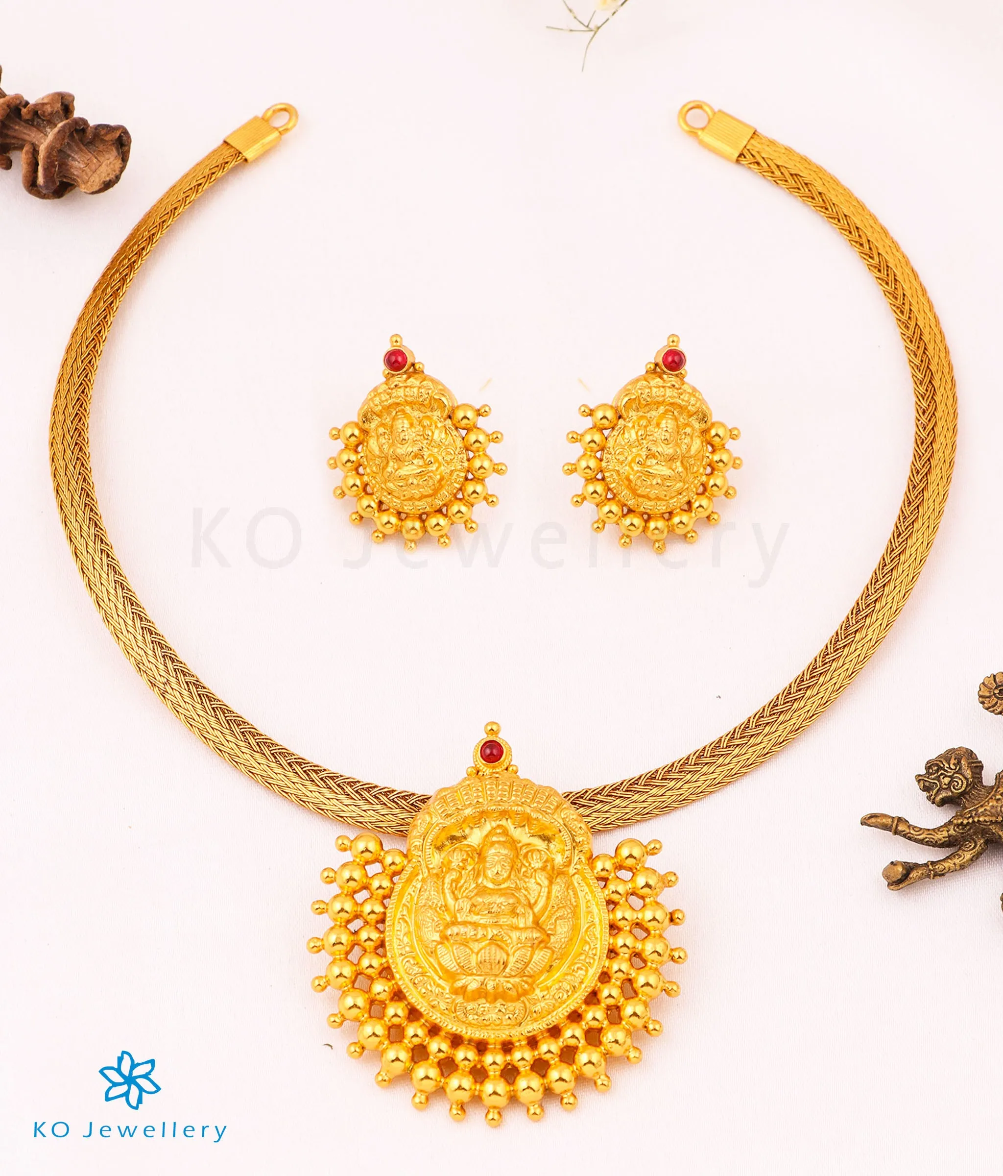 The Anvita Silver Lakshmi Pendant Set